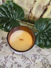 Load image into Gallery viewer, Vanilla Fields Luxury Candle